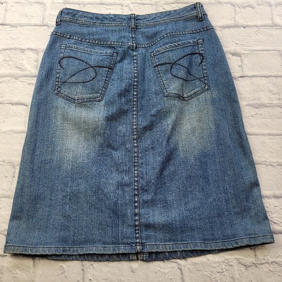 Chicos Platinum Marquis Denim Skirt with Front Vent size 1 (size 8) - Picture 2 of 11